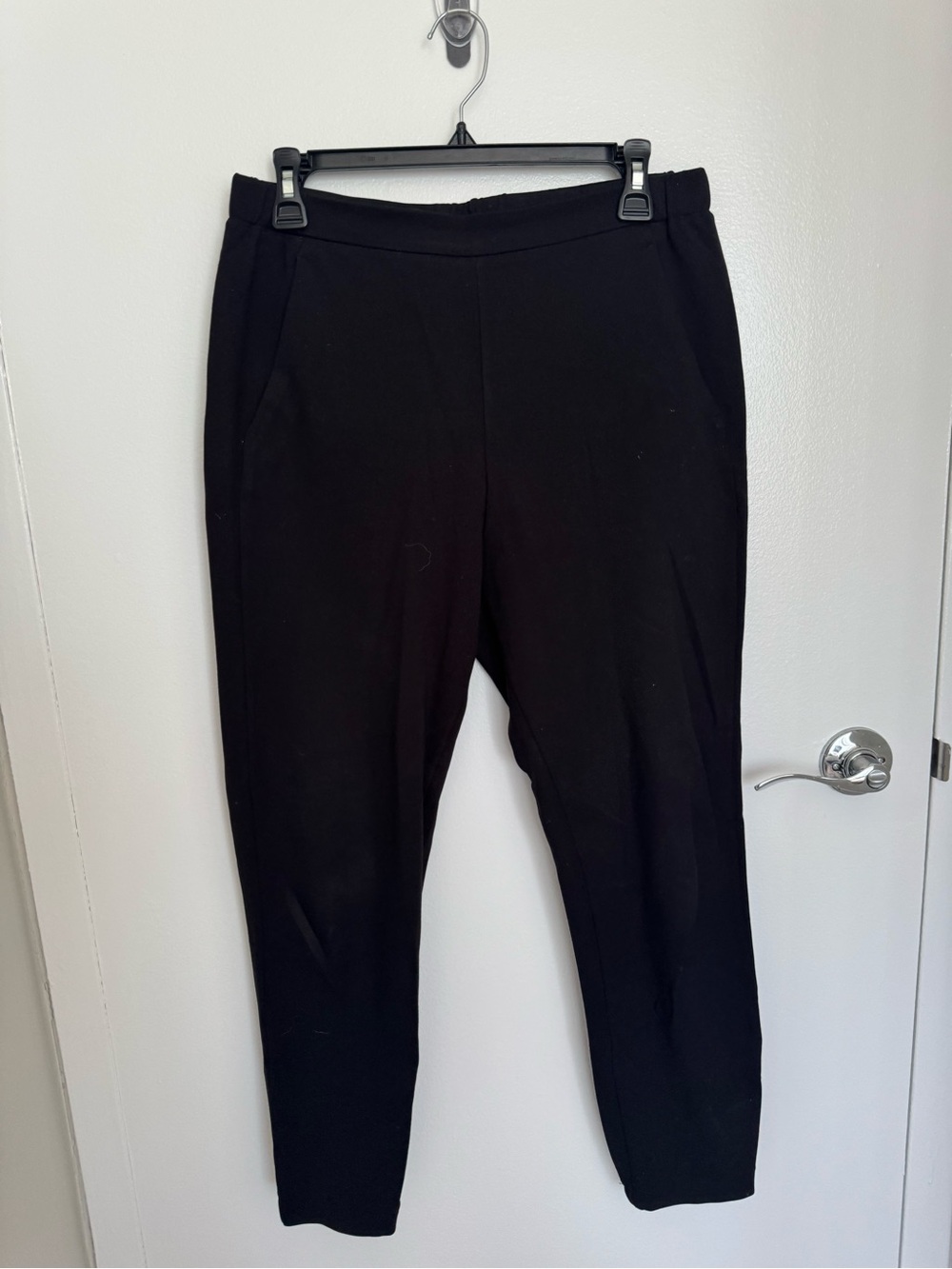 Uniqlo Black Cropped Tapered Women's Pants
